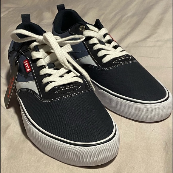 Men’s Levi size 11 Sneakers NWT